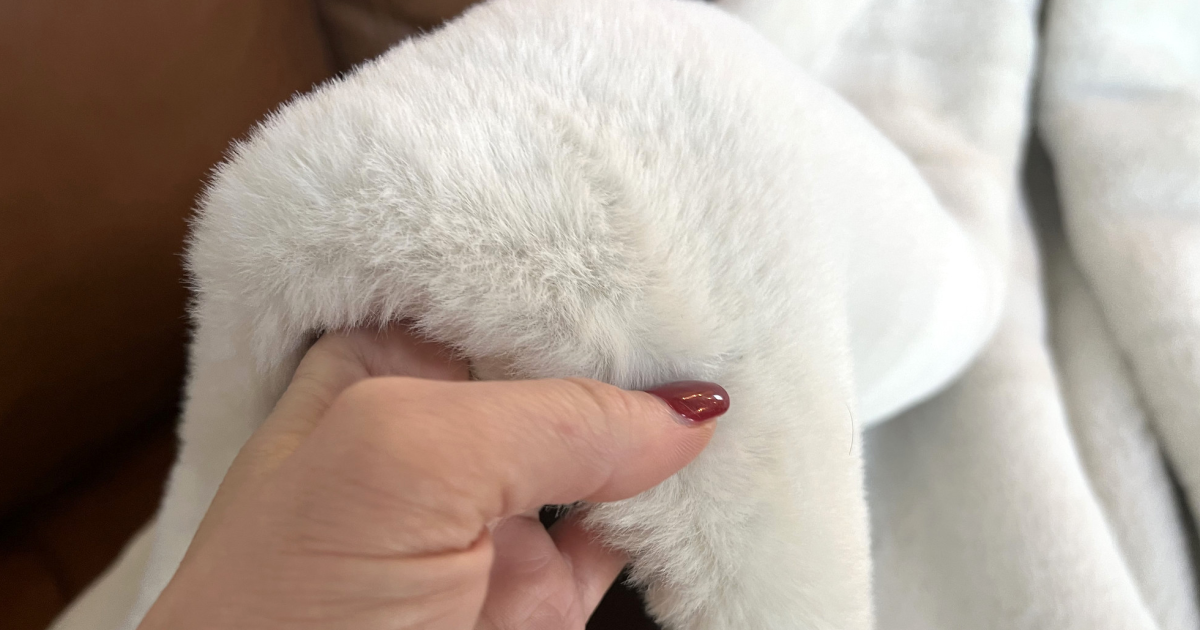 Details about   Chic Home Lambs Hill Blanket 2 Piece Set Cozy Super Soft Ultra Plush Shaggy Lion